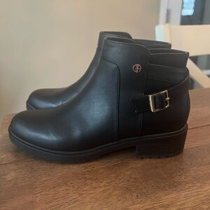 Giani Bernini Women’s Black Buckle Booties